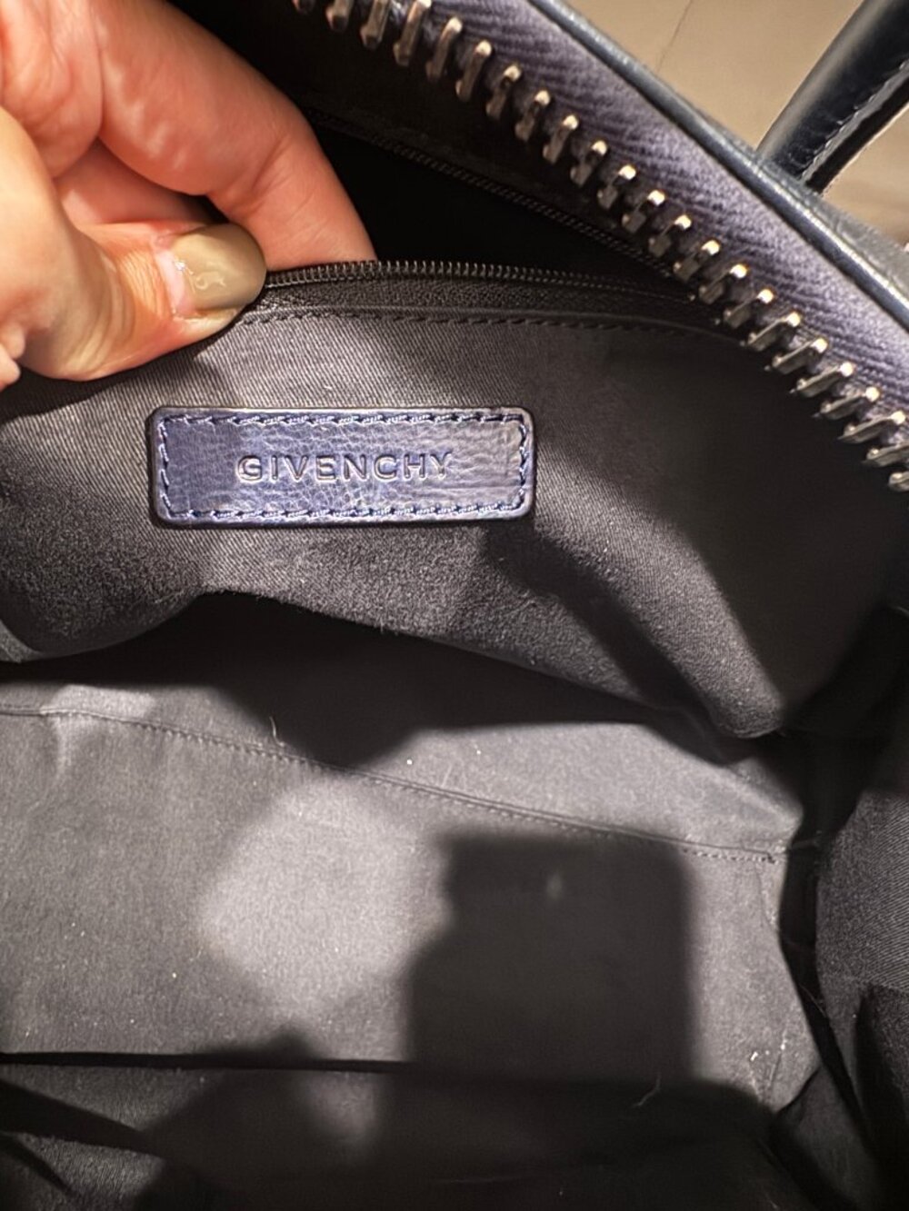 Givenchy Medium Antigona - navy-black - box leather - Picture 6 of 10